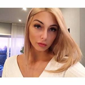 Meet your Posher, Annie-pier